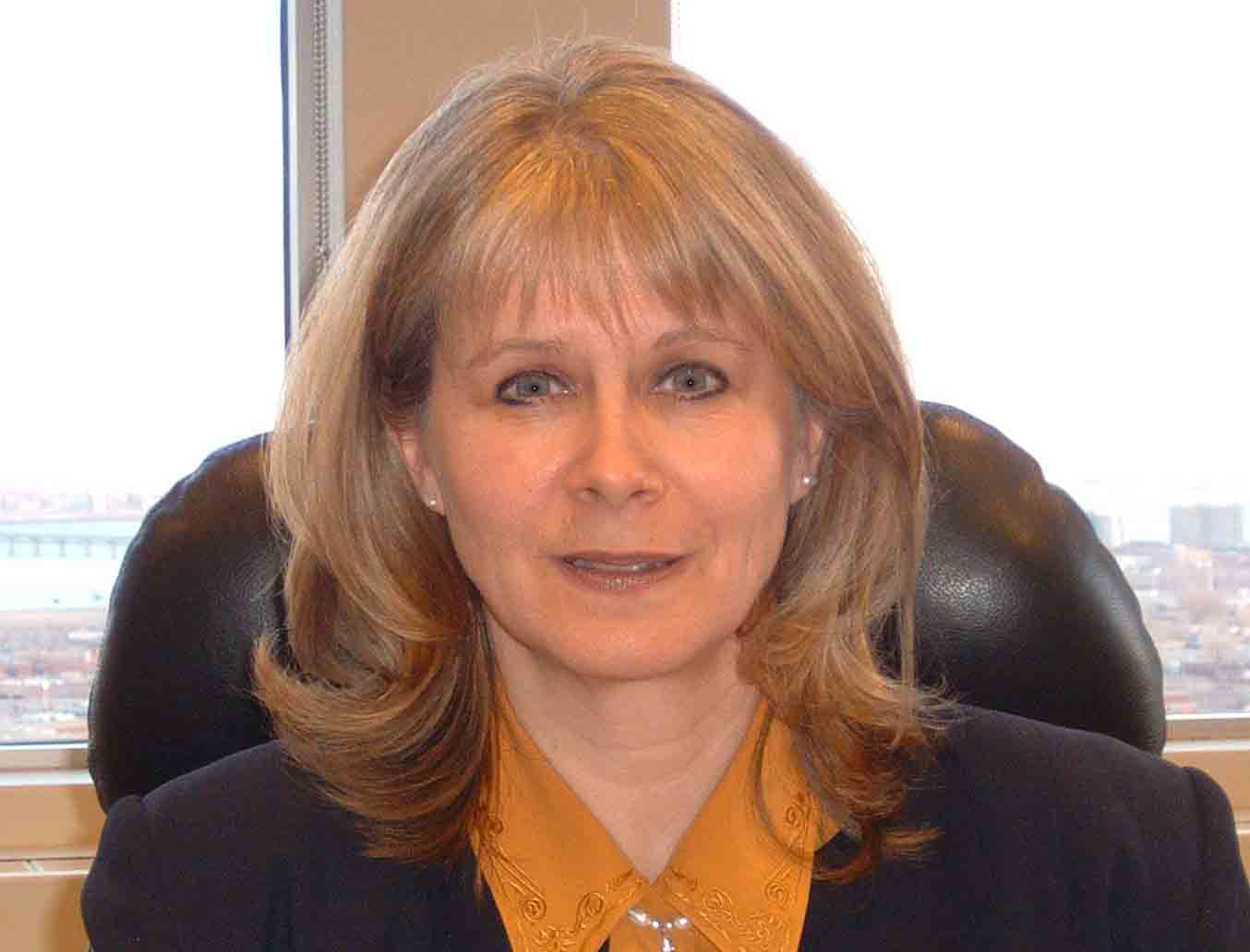 Suzanne C&ocirc;t&eacute;